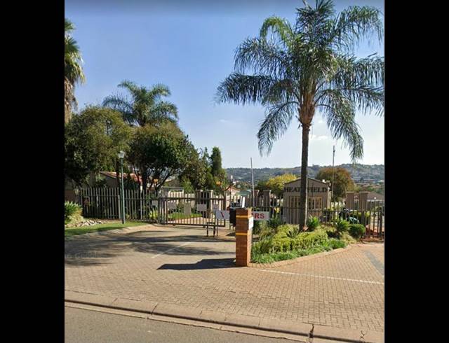 2 BEDROOM TOWNHOUSE FOR SALE IN FAIRLAND
